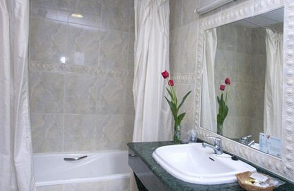 Hotel Avenida Yecla Quarto foto